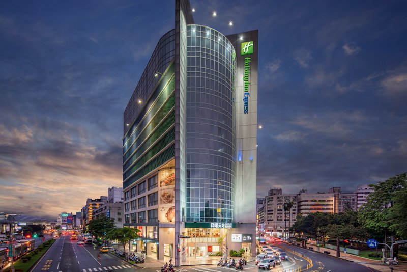 Holiday Inn Express Taichung Park 3/58