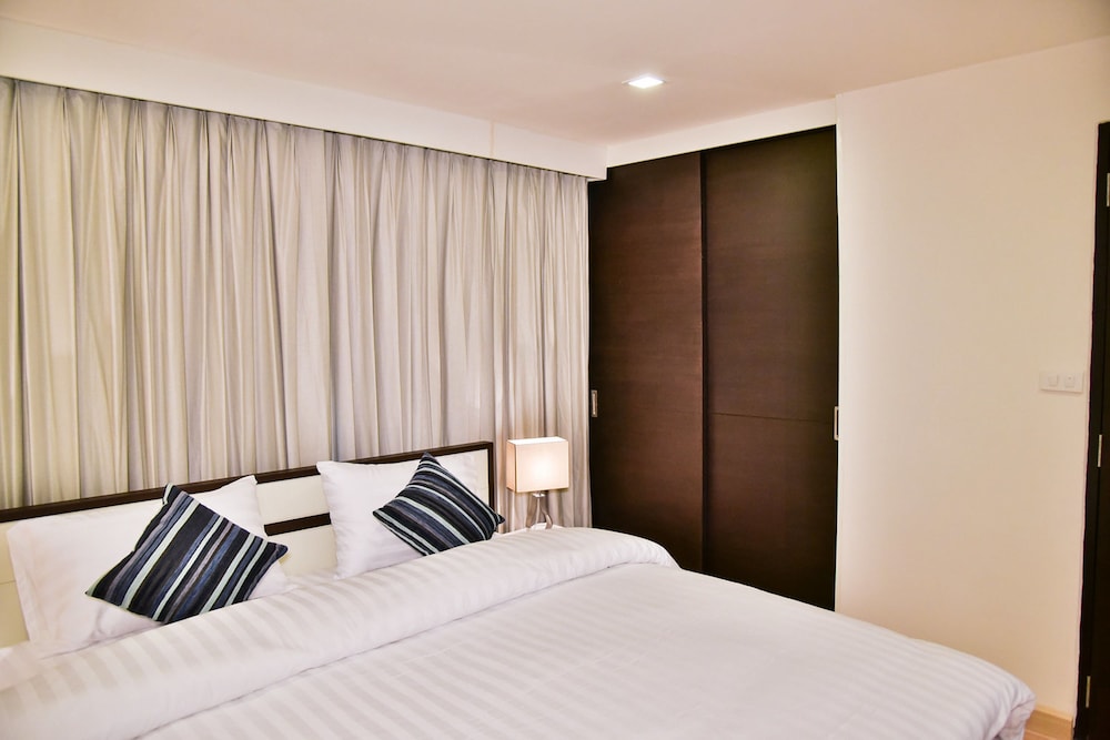 2 BEDROOMS, DELUXE
