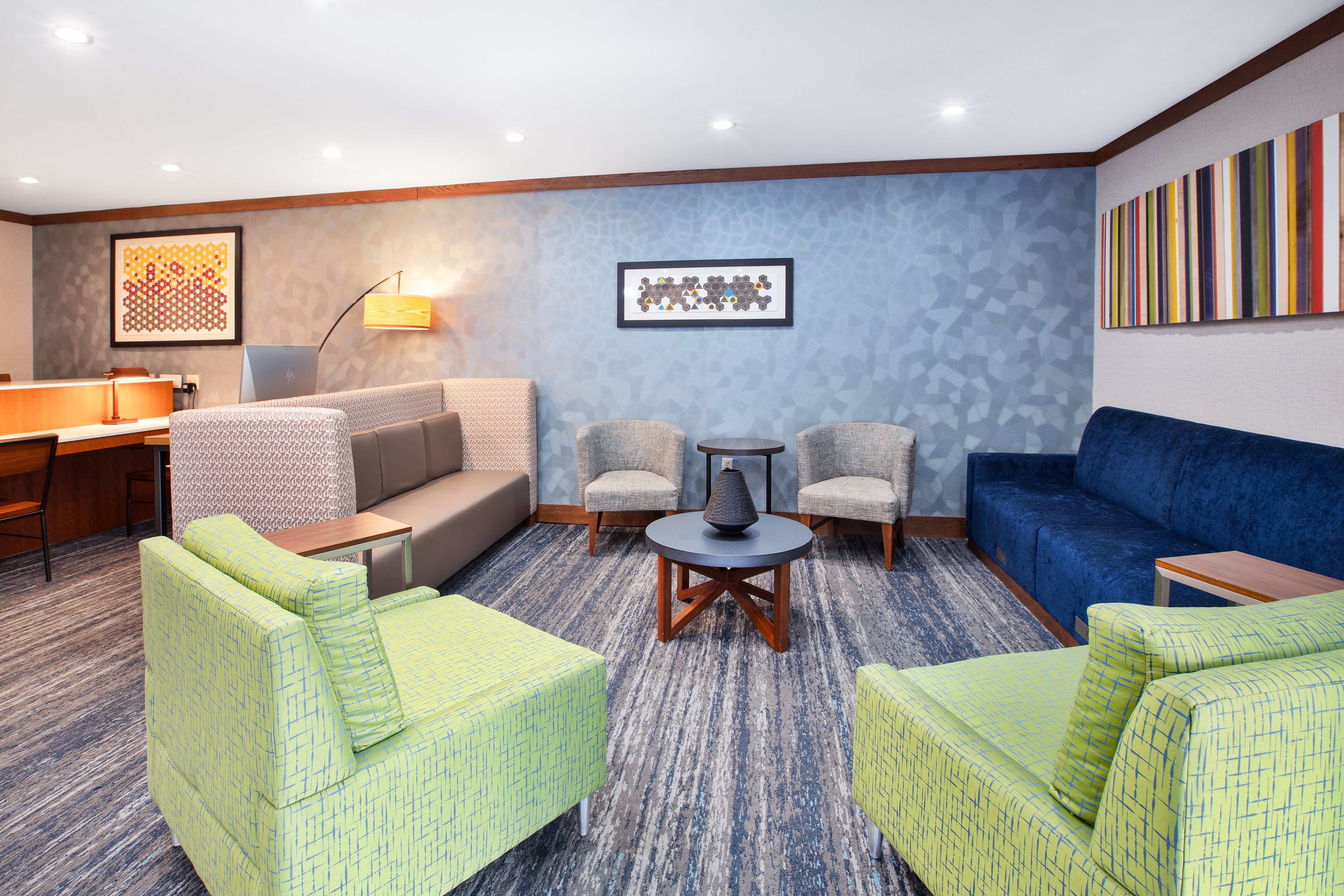 Holiday Inn Express Hotel And Suites Buffalo 49/66