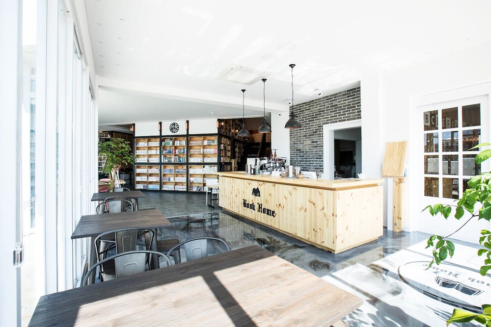 Book Home Gyeongju 11/60