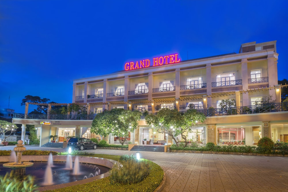 Grand Hotel in SAIGON / HO CHI MINH CITY