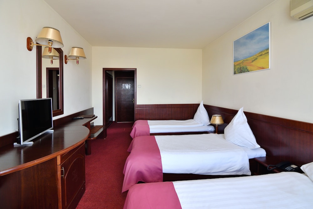 Hotel Delta 3 14/64