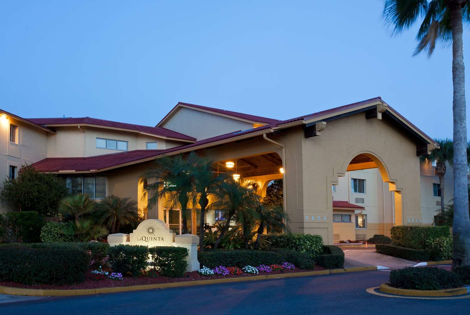 La Quinta Inn & Suites by Wyndham St. Pete-Clearwater Airpt 2/51