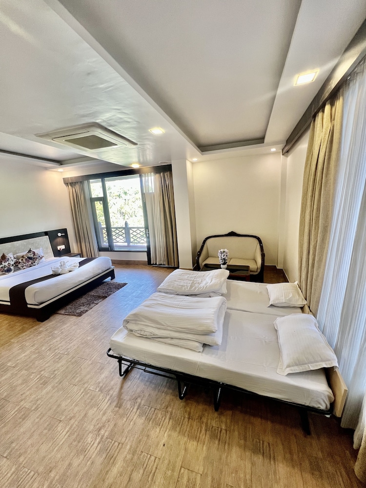 Aamod Resort