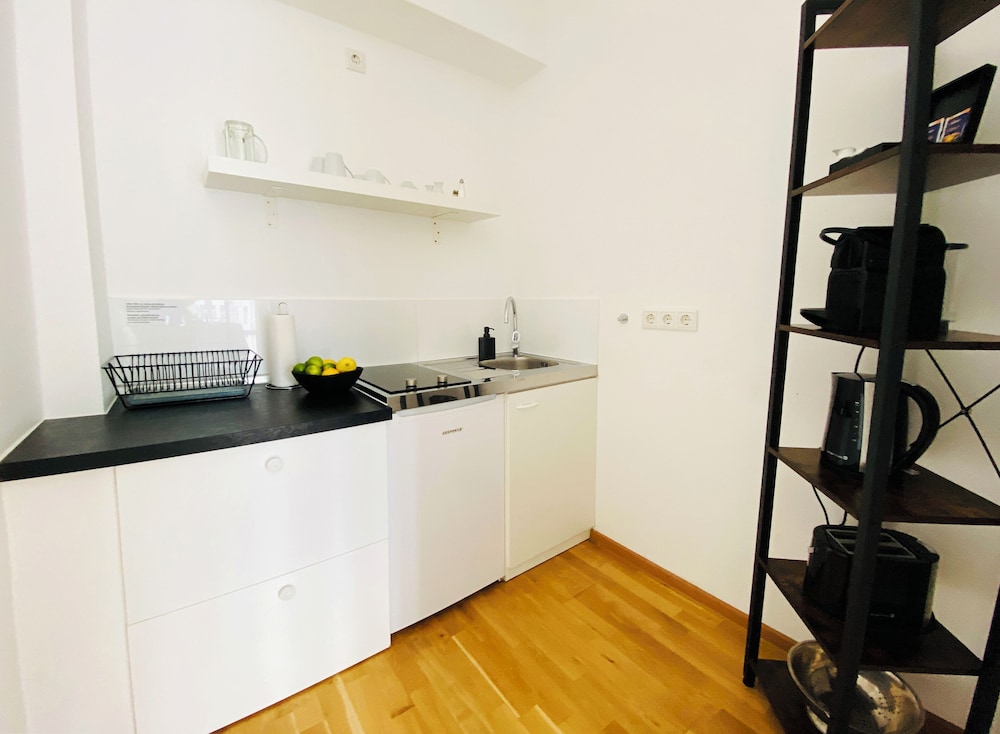 Graf-Adolf Apartments 4/69