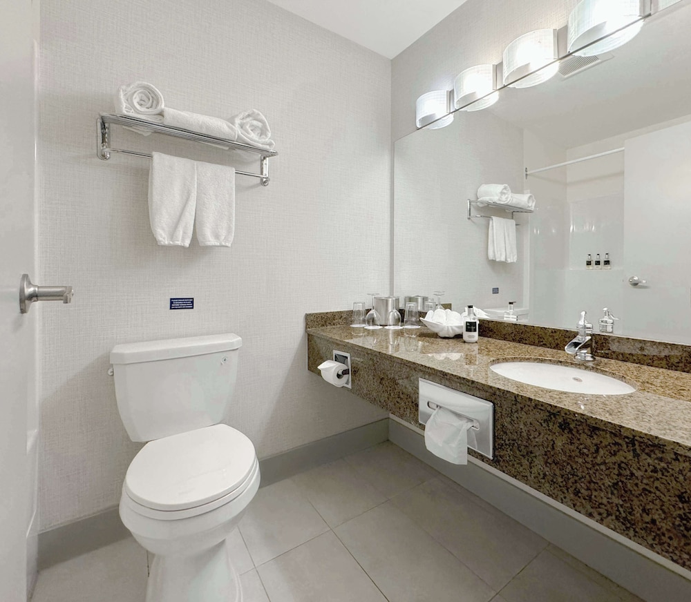 Coast Abbotsford Hotel And Suites 49/50