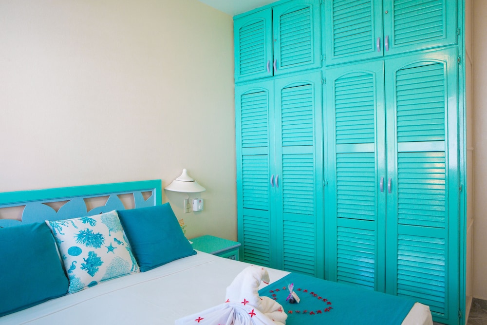 Hotel Playa Colibri 5/72