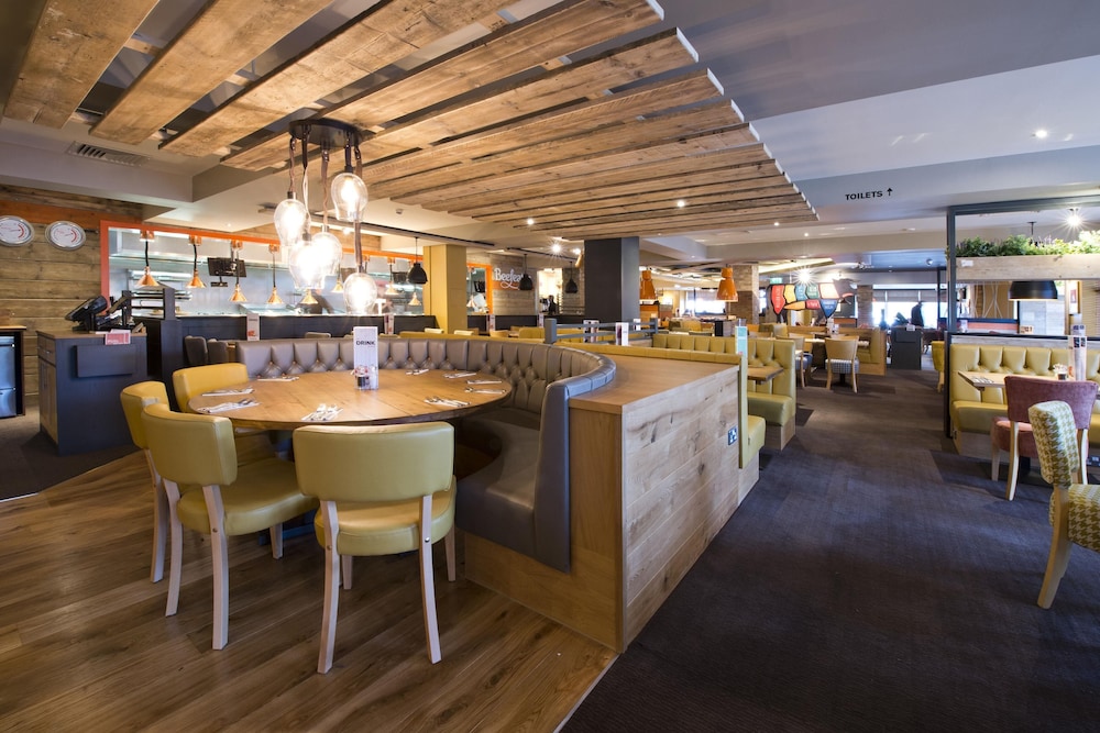 Premier Inn Ware 47/64