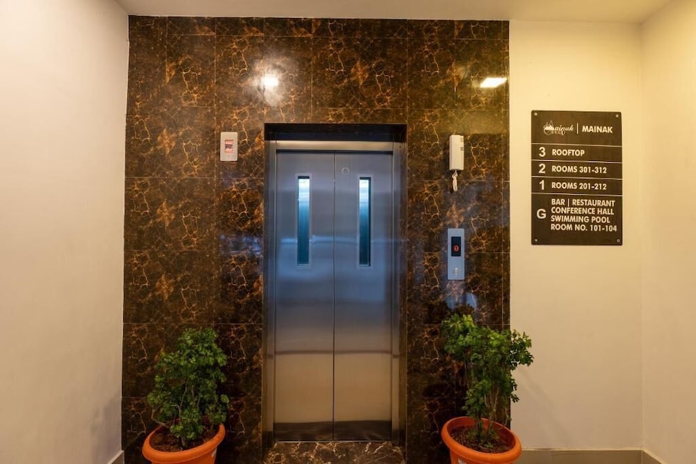 Hotel Mainak 26/36