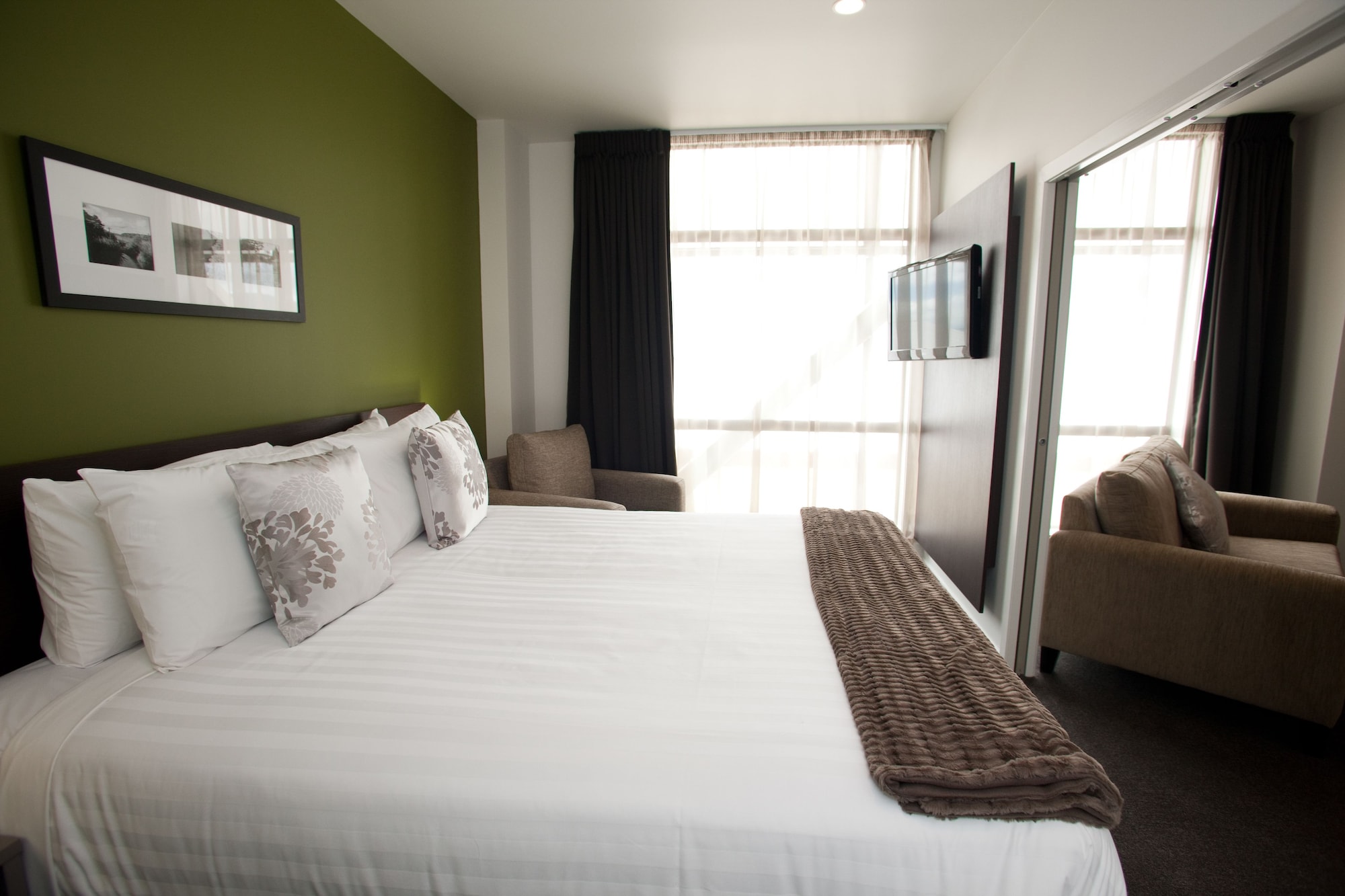 1 BEDROOM, APARTMENT