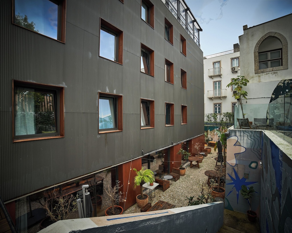 Secret Patio Lisbon 5/78