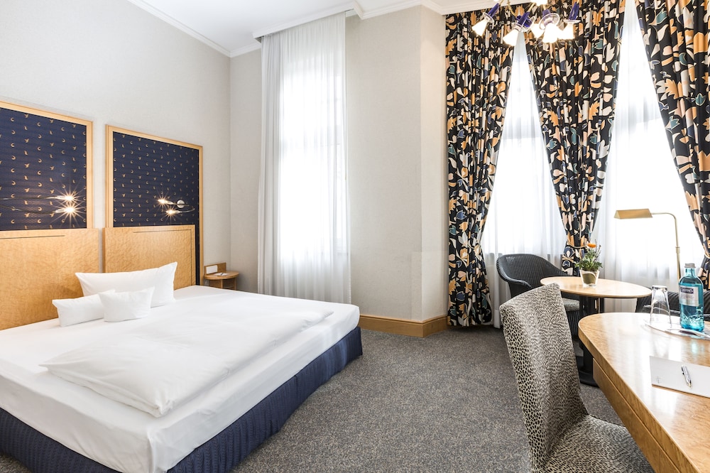 DOM HOTEL LIMBURG 10/76