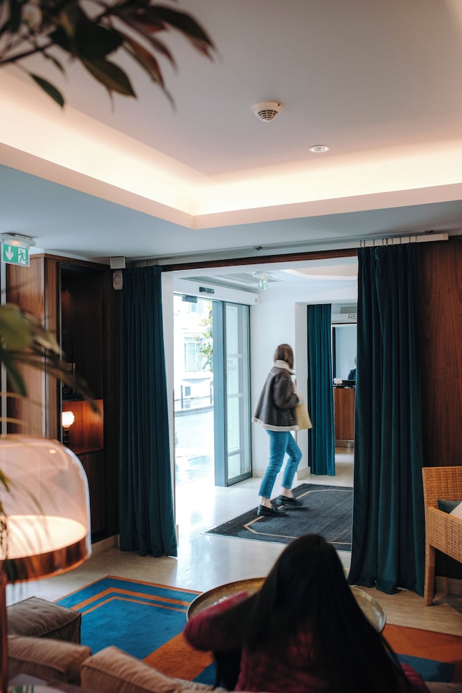 Hotel Eiffel Blomet 26/68