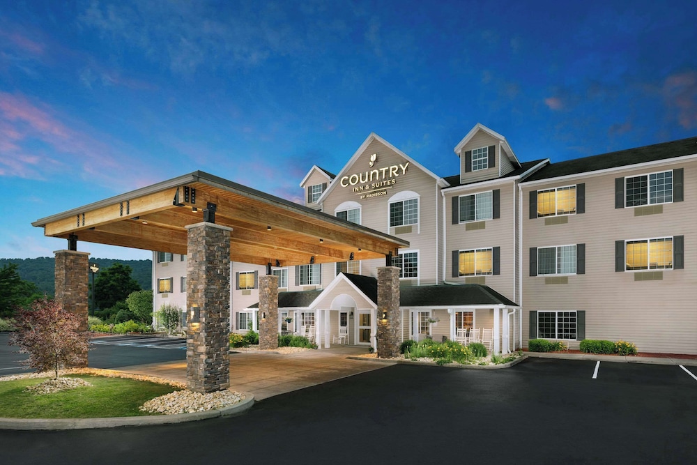 Country Inn and Suites by Radisson Big Flats (Elmira) NY 3/38