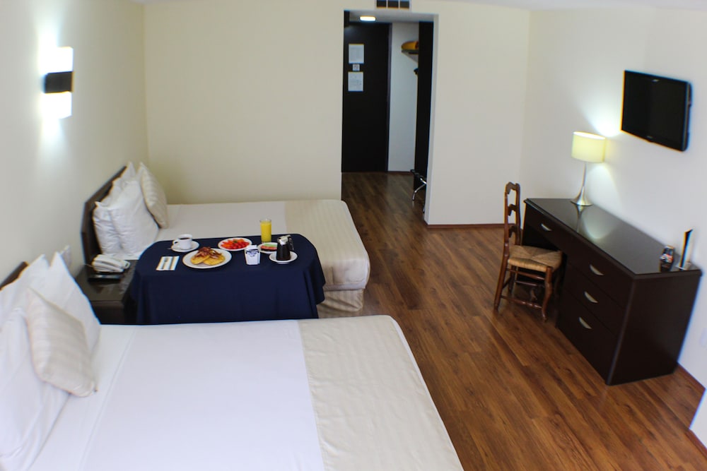 Hotel Valle de Mexico Toreo 29/74