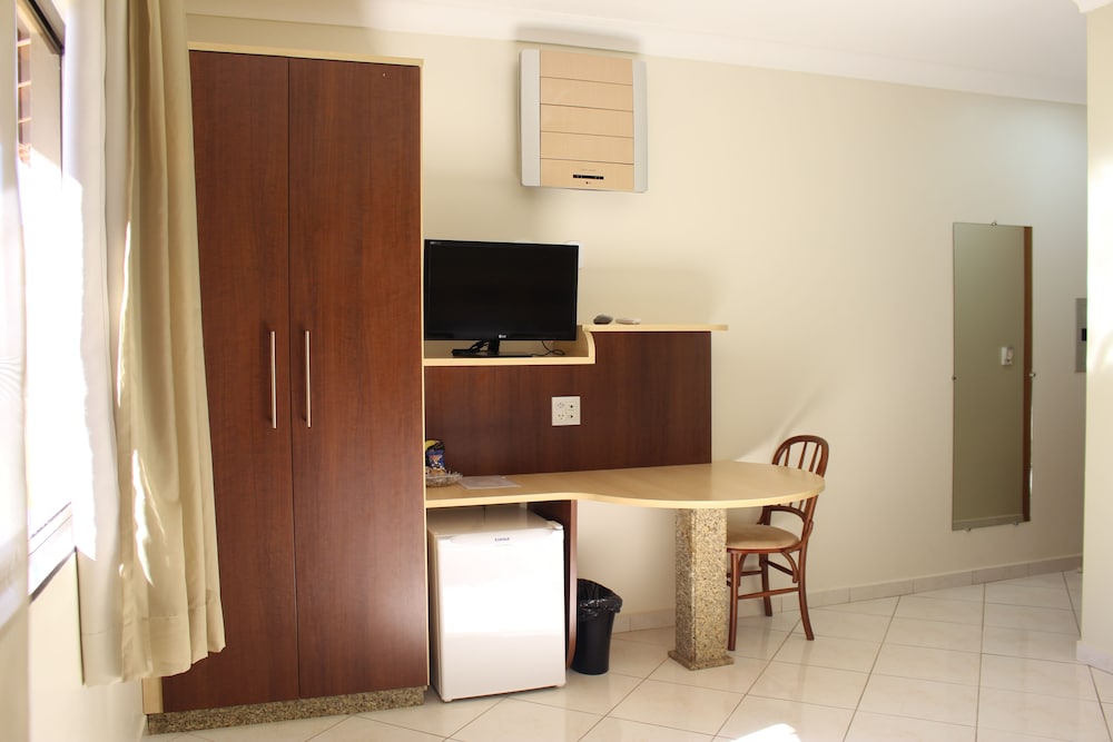 Hotel Lago Dourado 49/64