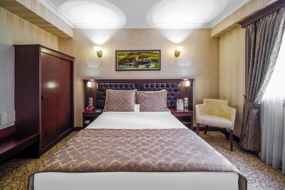 STANDARD, DOUBLE OR TWIN BED