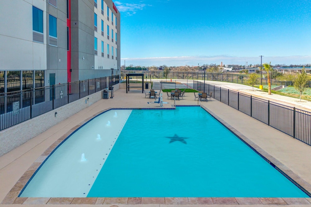 La Quinta Inn & Suites by Wyndham Eagle Pass 27/42
