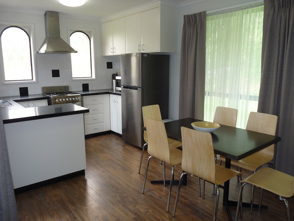 BARWON VALLEY LODGE 33/64