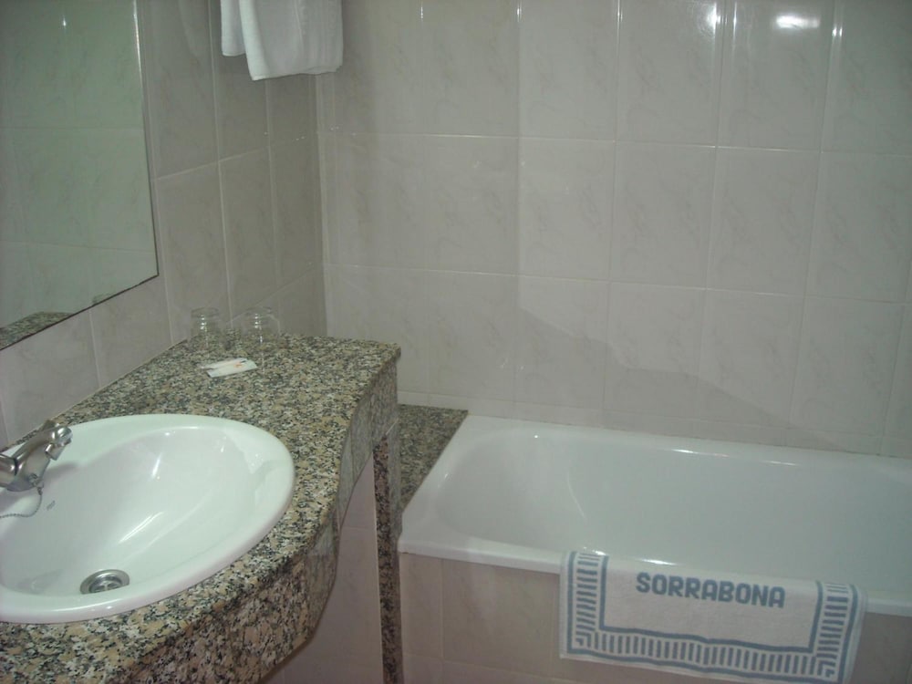 Sorrabona Hotel 75/77