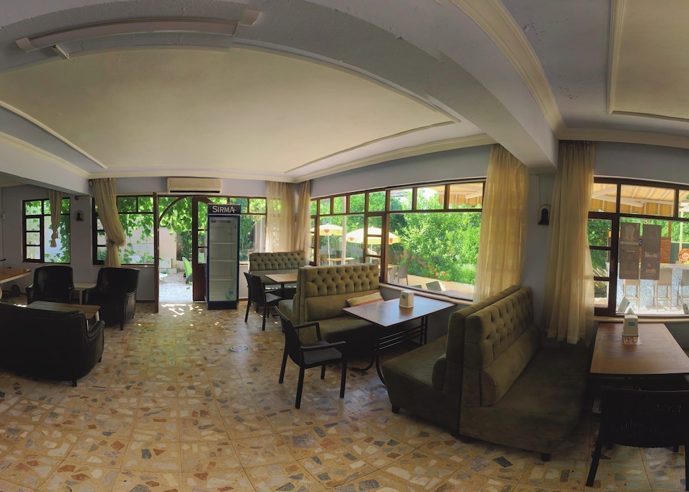 Belcan Hotel 24/42