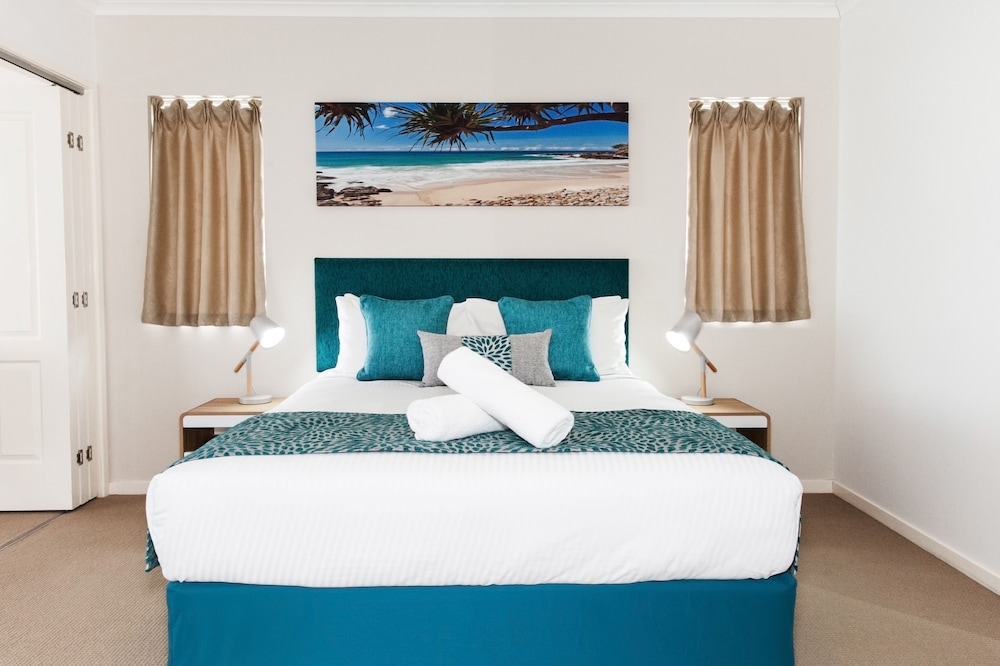Ocean Views Resort 32/70