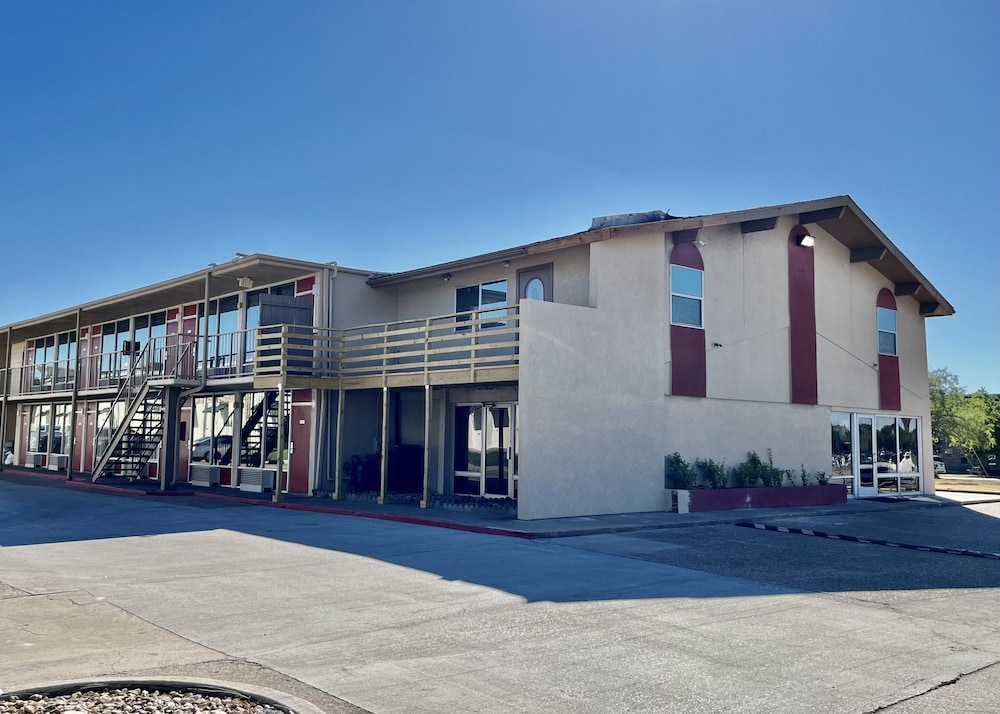 EZ Travel Inn 14/15