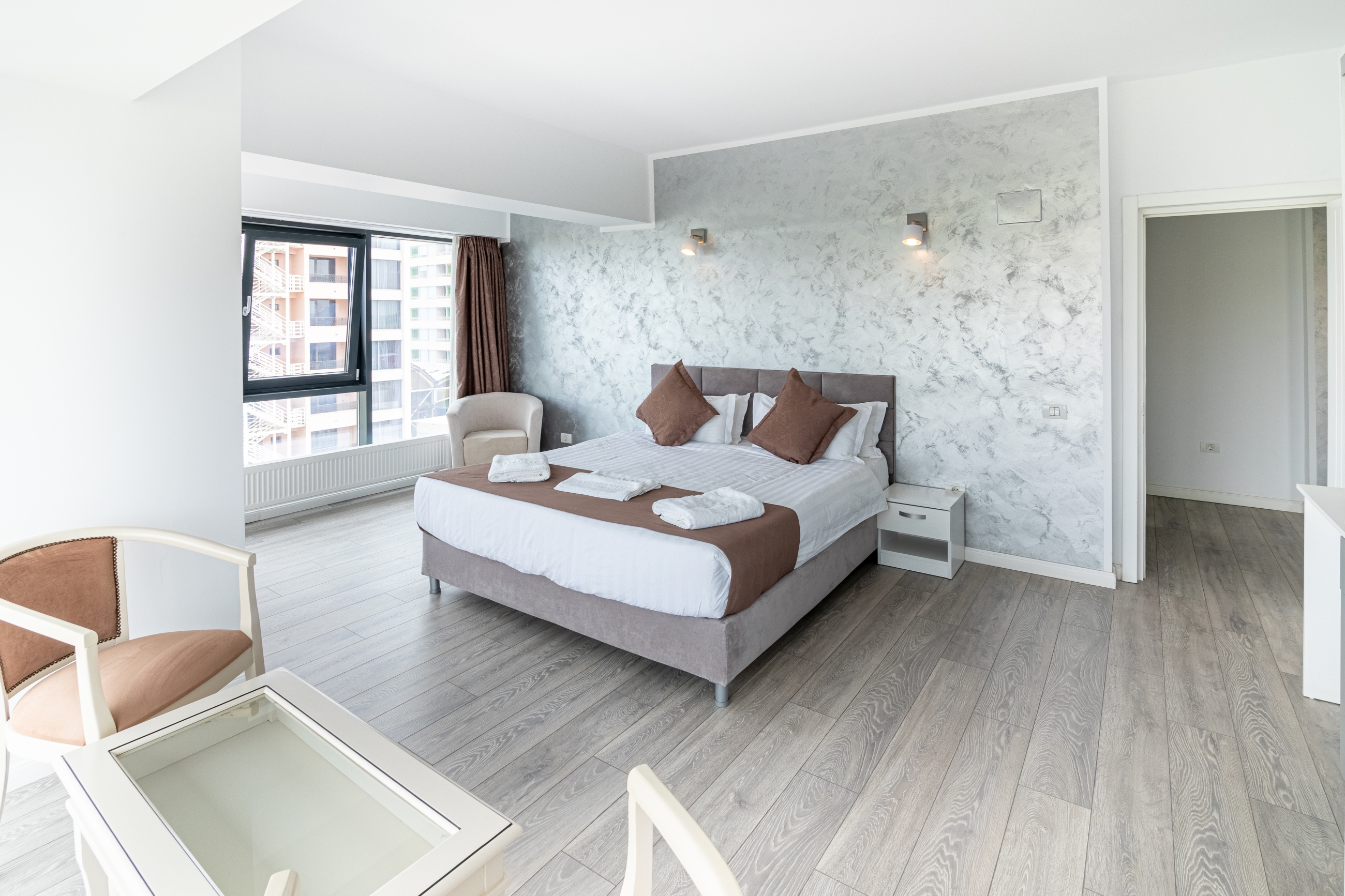 Senior, Suite, Balcony
