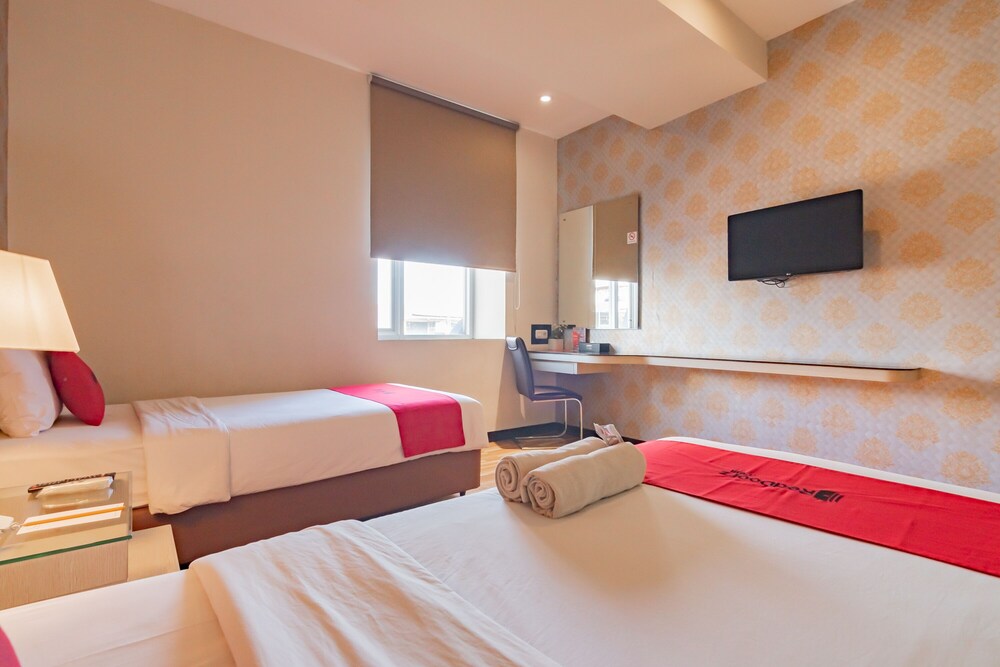RedDoorz Premium Near Bandung Station 43/63