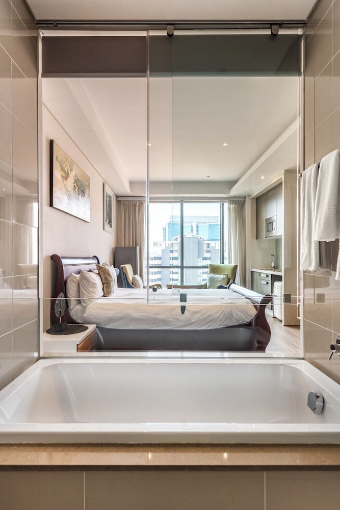 Sandton Skye Unit 702 27/50