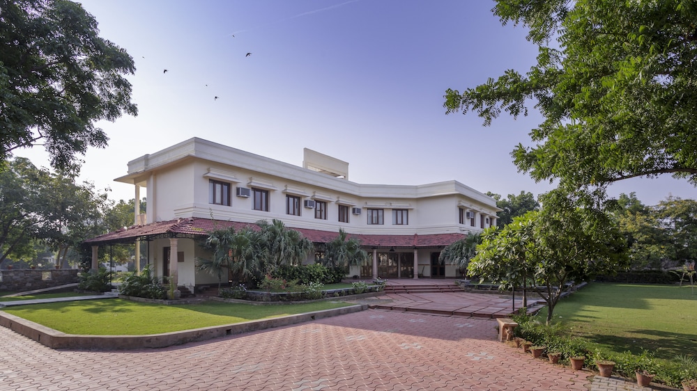 Hotel Chitvan 47/50