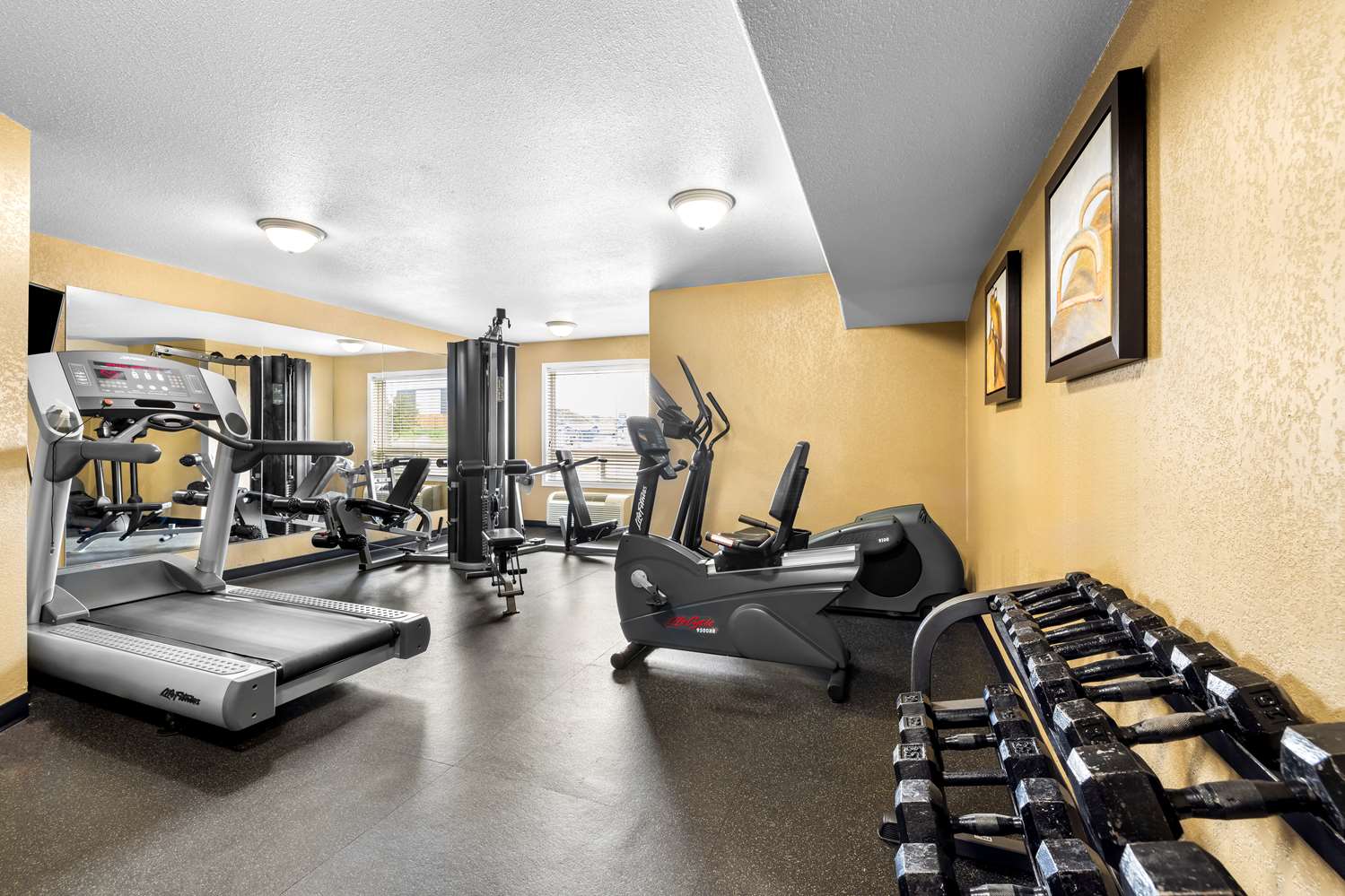 Surestay Plus Hotel By Best Western Drumheller 8/17