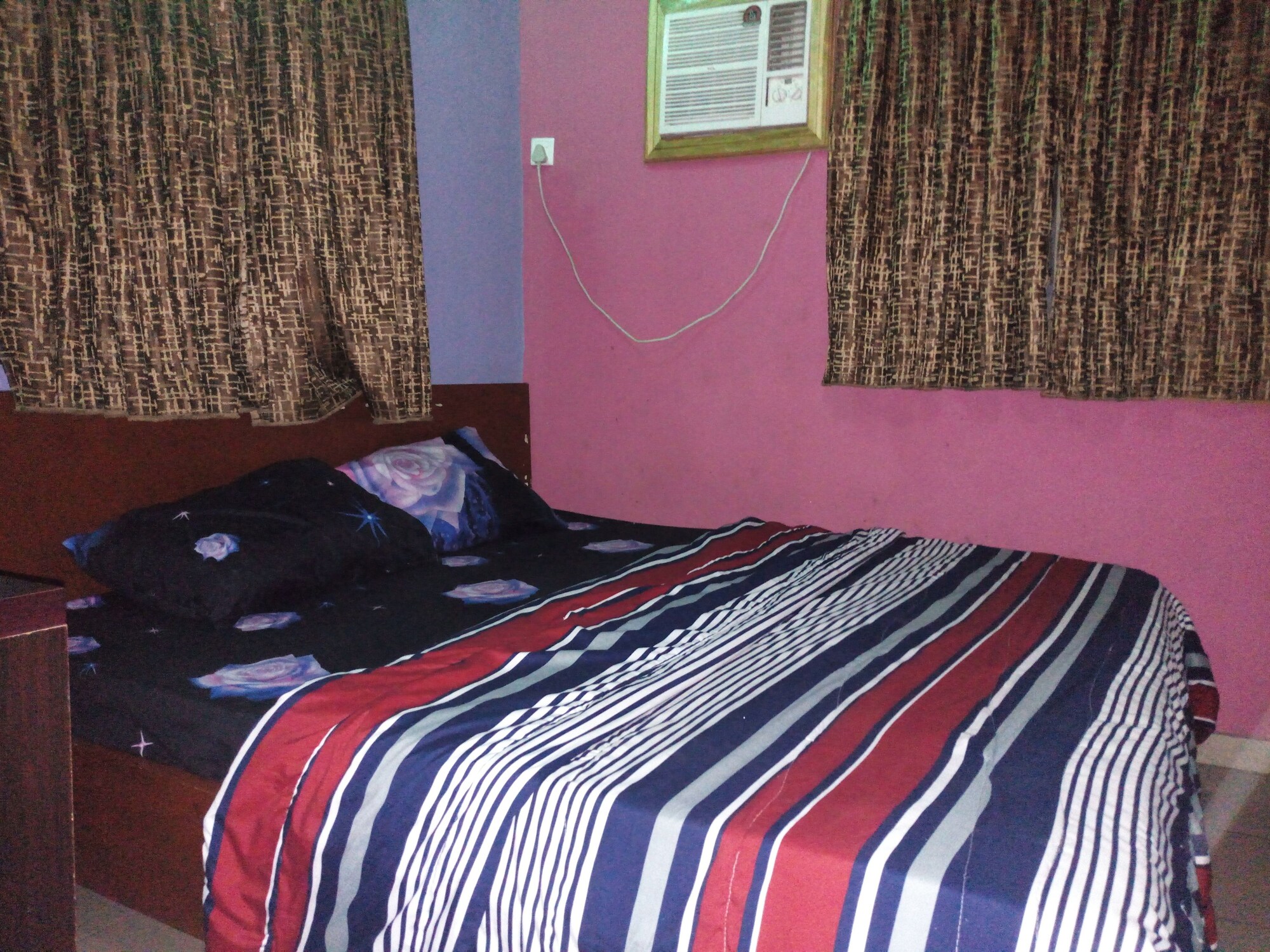 DELUXE, DOUBLE BED