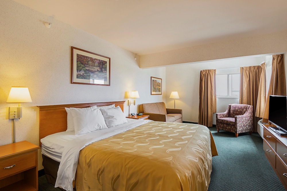 Quality Inn & Suites Belmont - Platteville 21/44