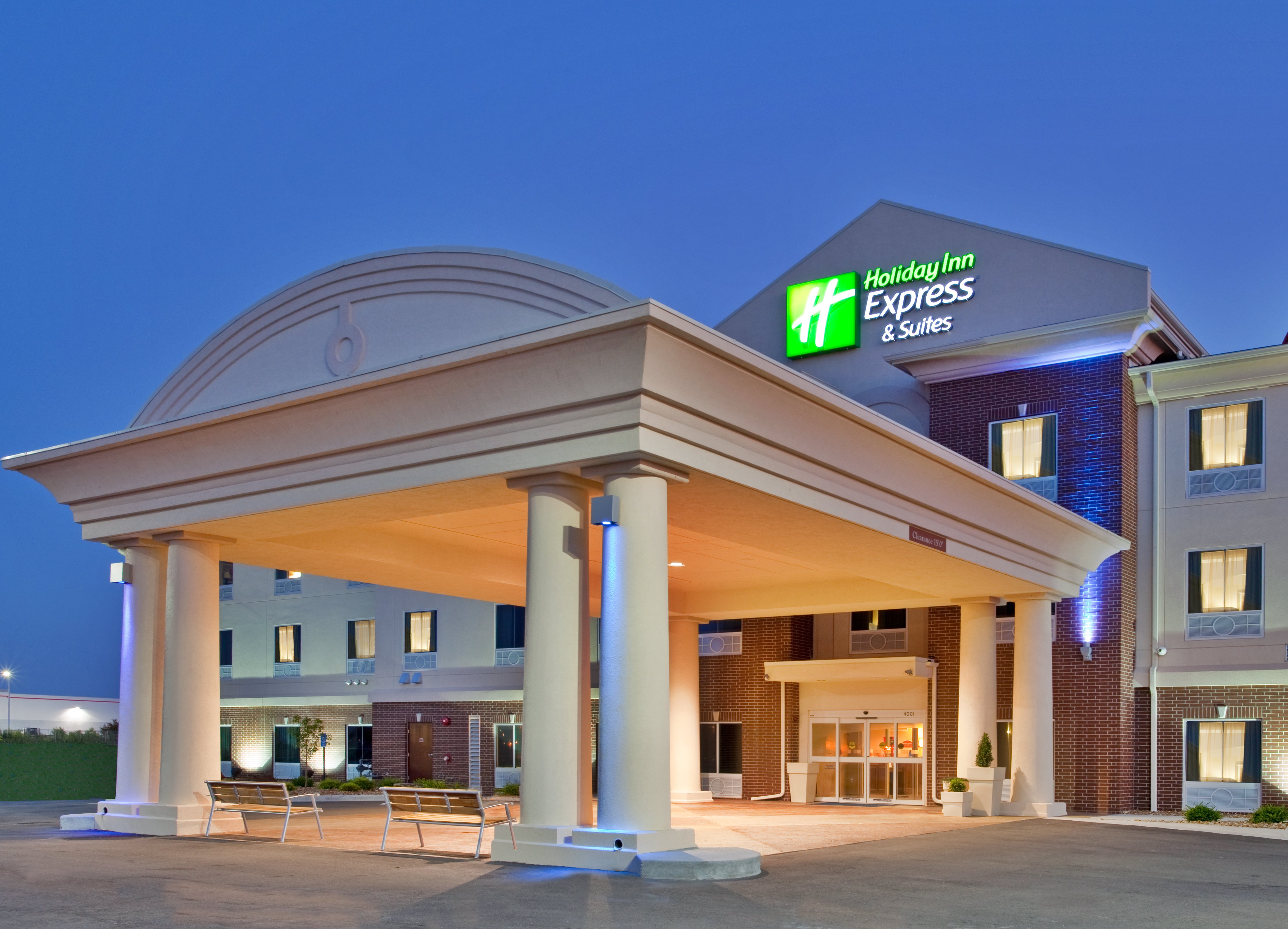 Holiday Inn Express Hotel And Suites Sedalia 2/60