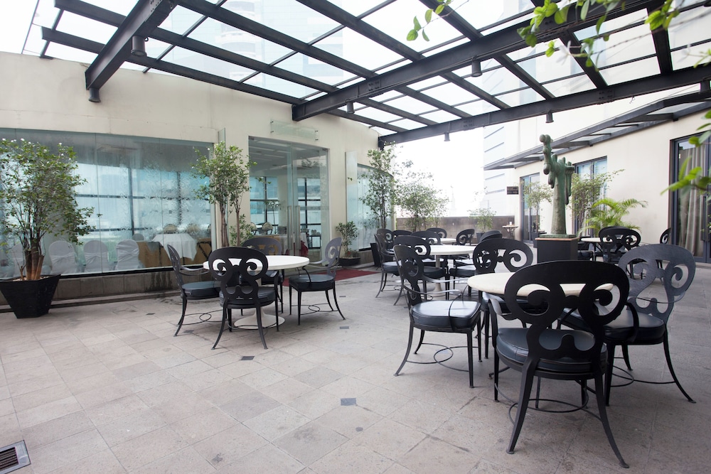 Menara Peninsula Hotel 36/46