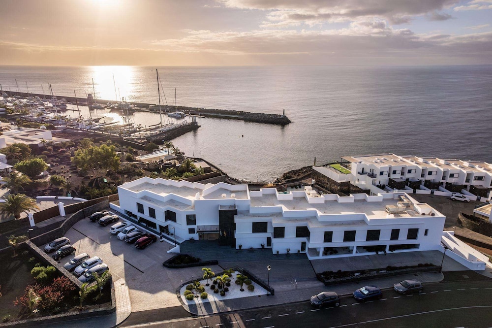 Royal Marina Suites Boutique Hotel 42/50