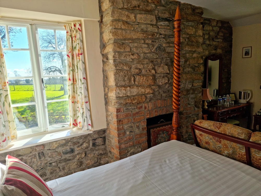 Collaven Manor Hotel 31/78