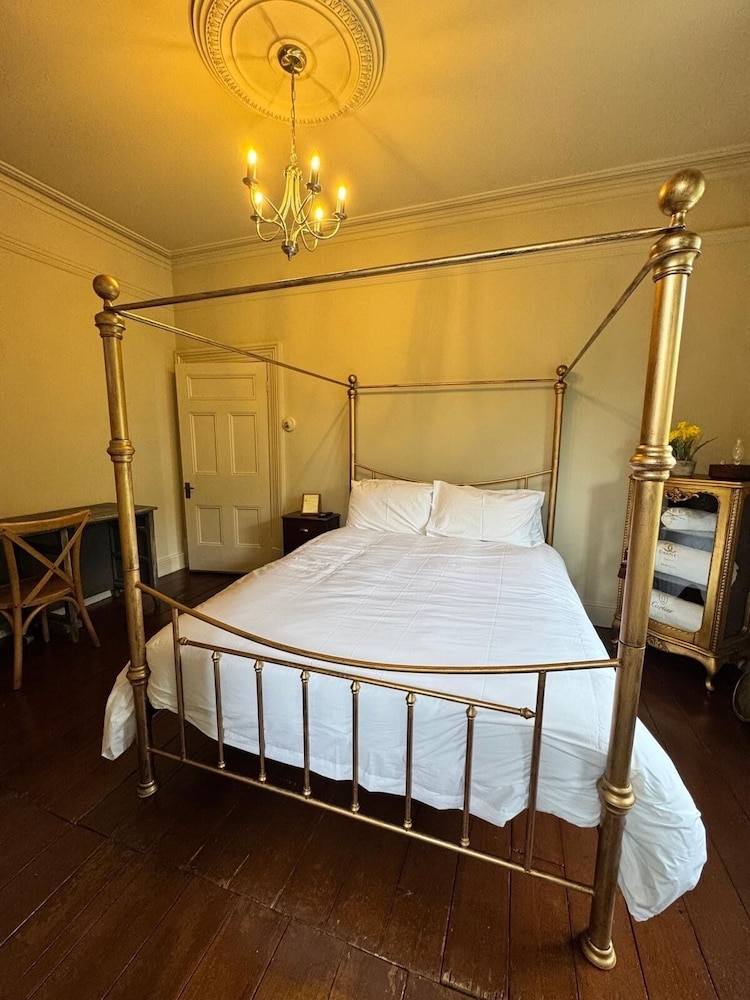 James' Place At Brynawel 18/48