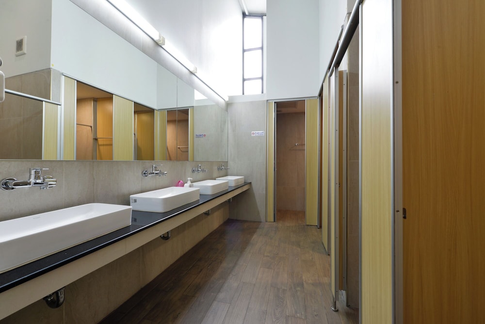 Bedever Bangkok Boutique Hotel 32/35