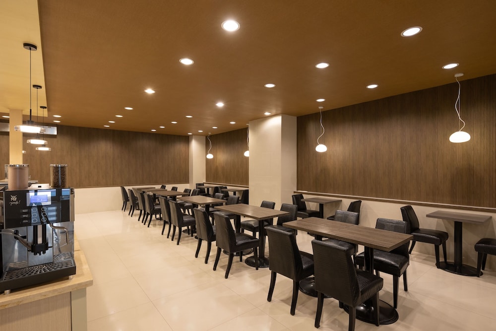 Kindness Hotel Min Sheng 46/58