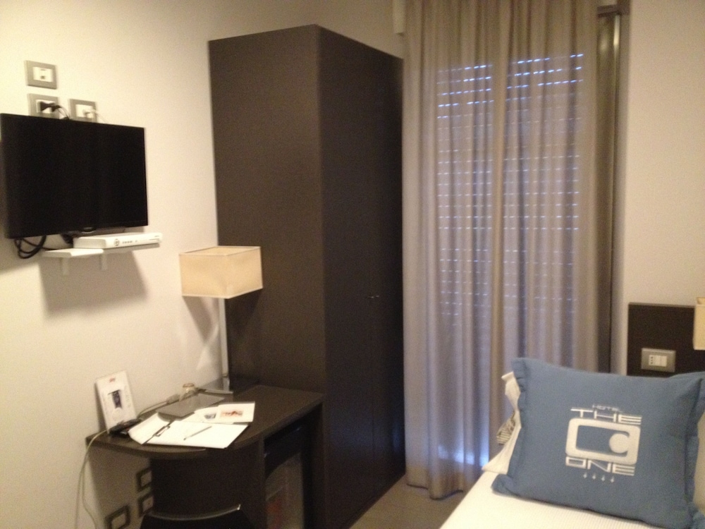 Hotel The One 25/64