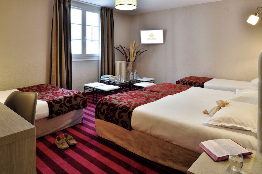 Comfort, Quintuple, 1 Double and 3 Single Beds