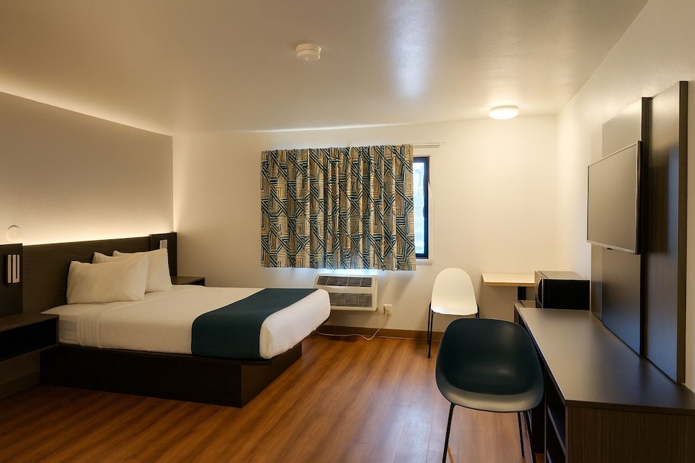 Motel6 Duluth, MN 20/59