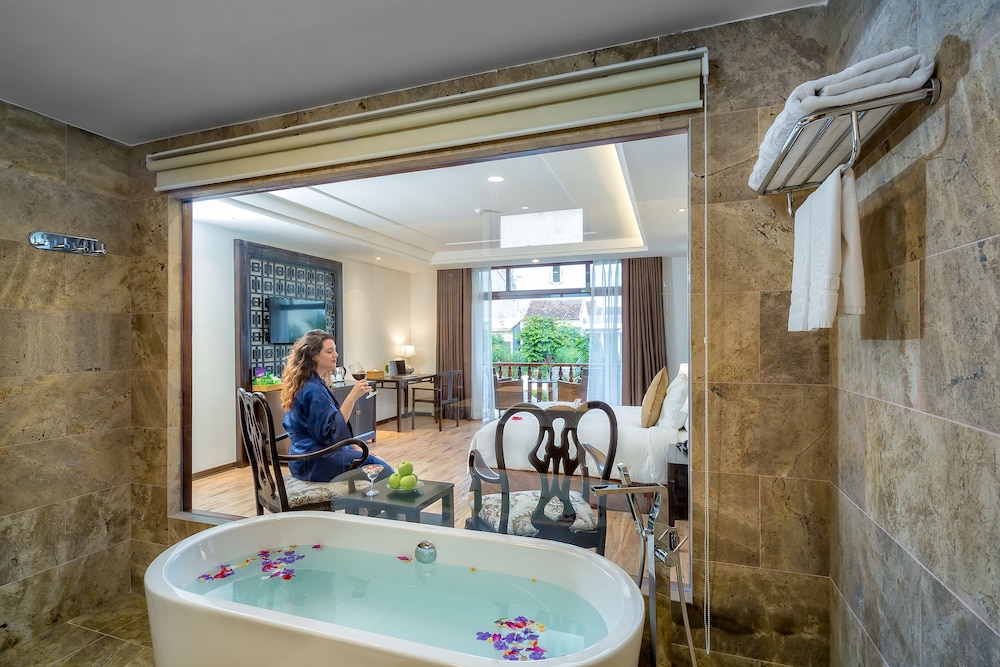 Emotion Villa Hoi An 40/70