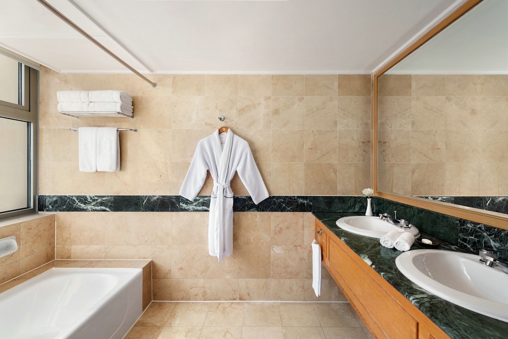 Shangri La Beihai 49/50