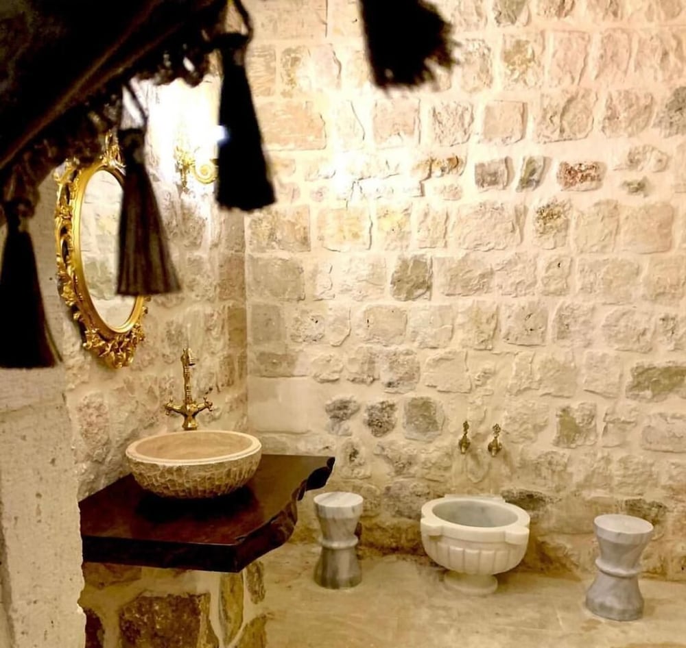 Antik Han Hotel 35/41