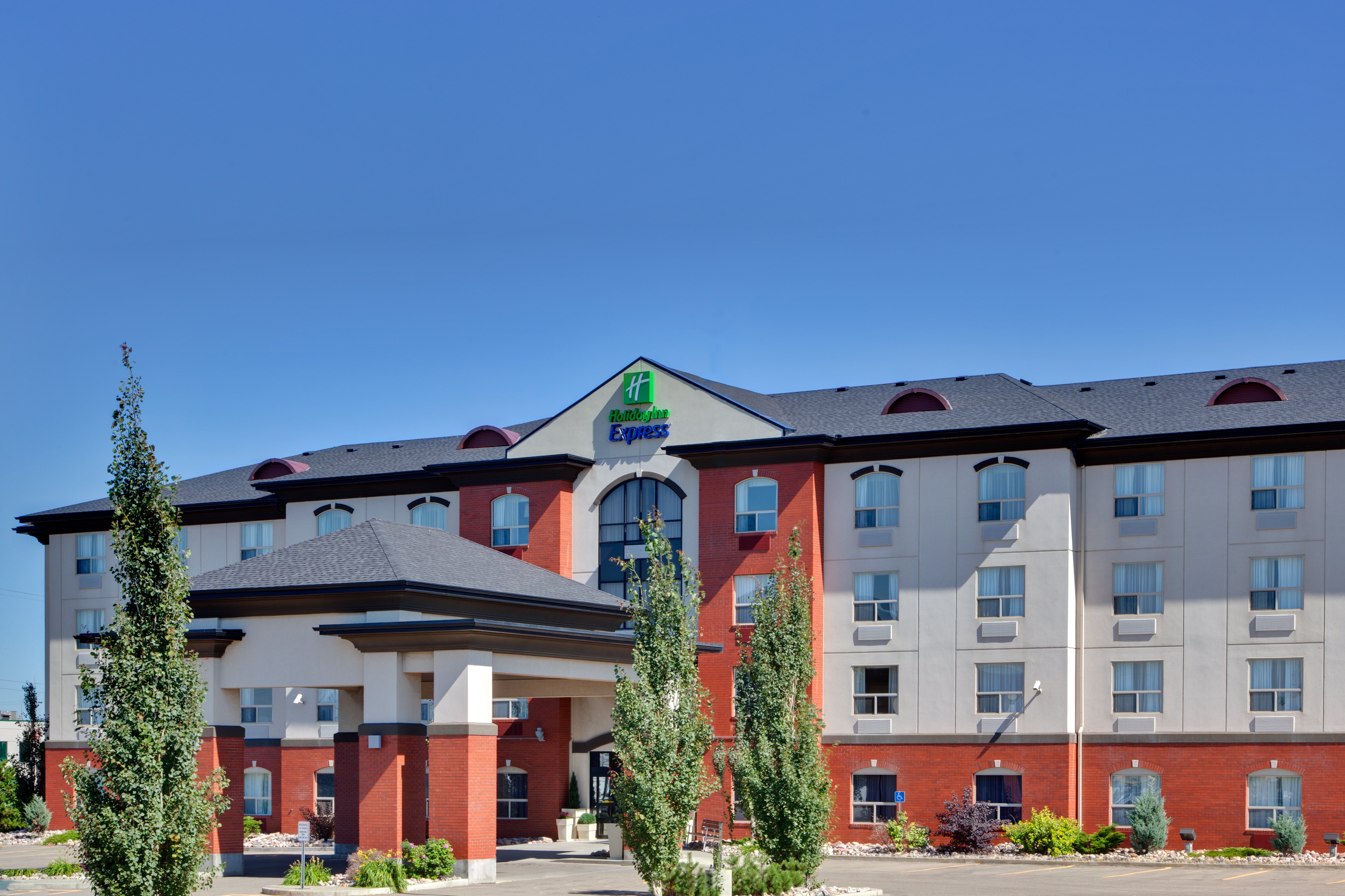 Holiday Inn Express & Suites Sherwood Park-Edmonton Area 2/31