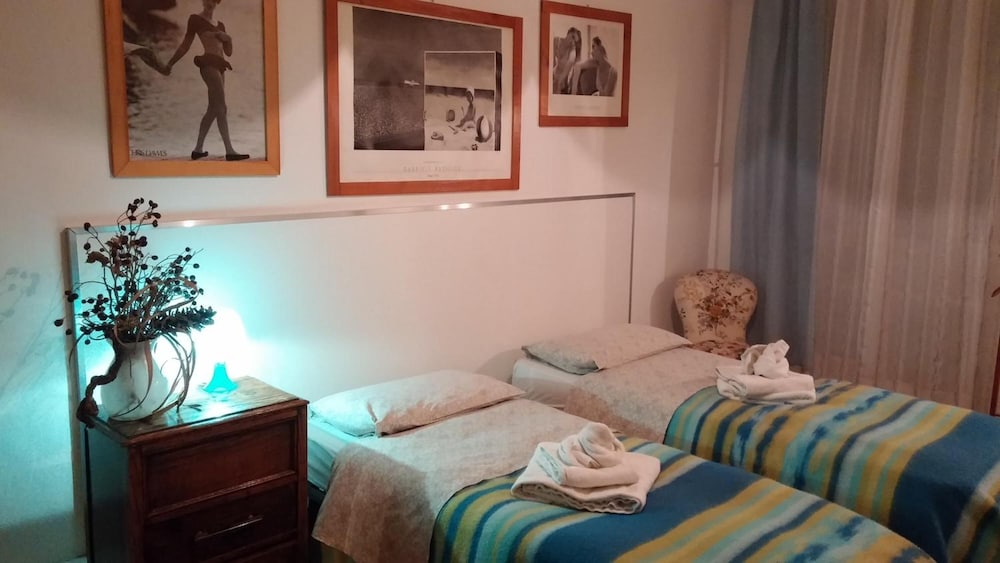 Venice Treviso Airport Bed 12/29