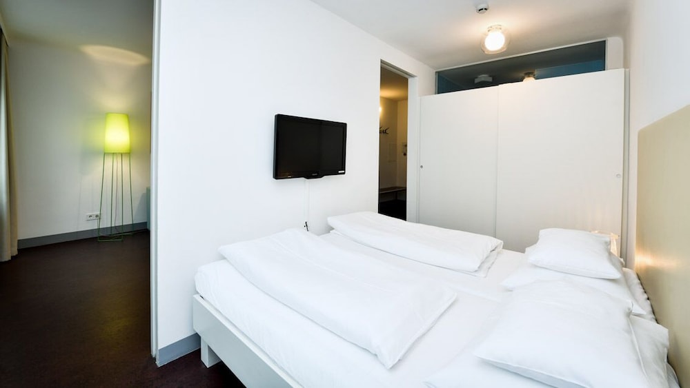 City, Double Bed